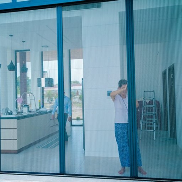 cua-di-chong-muoi-luoi-xep-khong-ray